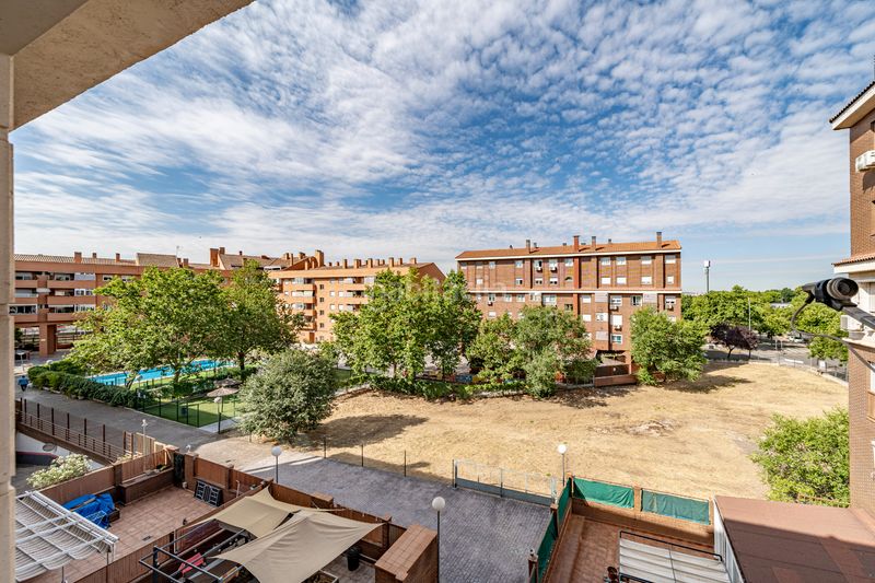 Foto b45eb0de-72b2-4656-a577-48506d5ea2b9. Pis amb calefacció aparcament piscina a Fresnos I y II Torrejón de Ardoz