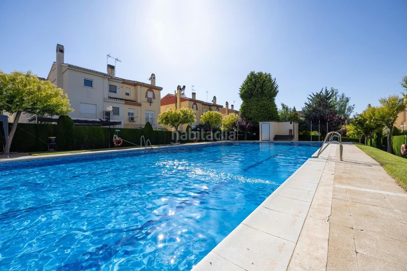 Foto a1c6b77a-0931-4c20-9fea-a34b18633cf6. Casa aparellada amb calefacció aparcament piscina a Ogíjares