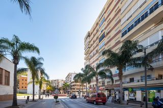 Pis  Avenida salobreña. Inversión!! por zona y metros!!