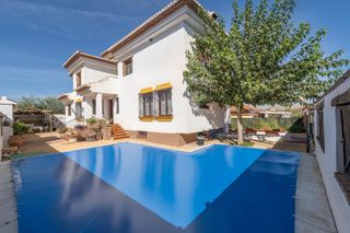 Chalet  Alelies (vent). Impresionante chalet dividido en dos viviendas con piscina y zon