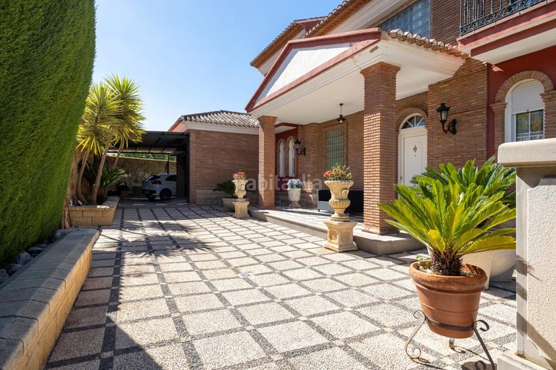 Foto a7412916-5d72-45d1-8d49-dfb9777343ae. Chalet impresionante villa de cuatro plantas en urbanización los cerezos de gojar!! en Gójar