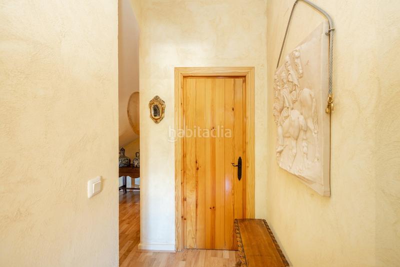 Foto b78f7442-ee5b-4f5b-89bd-37b22f9784c4. Chalet impresionante villa de cuatro plantas en urbanización los cerezos de gojar!! en Gójar