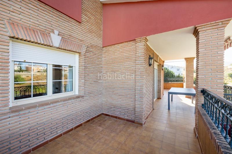 Foto cfe5e33e-9623-4e69-8091-946eb9f25c79. Chalet impresionante villa de cuatro plantas en urbanización los cerezos de gojar!! en Gójar