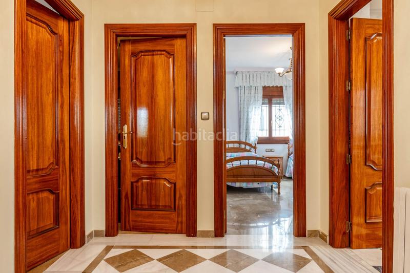 Foto adb5045d-f8bc-40d9-9faa-02088eb61134. Chalet en Ogíjares