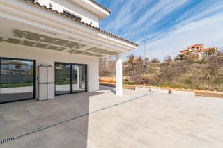 Chalet  Avenida avenida del molino alto. Chalet nueva construcción en otura. 5 dormitorios ,3 baños.