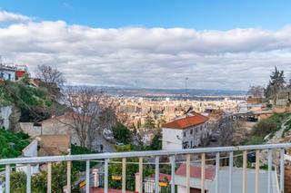 Casa a San Matías - Realejo. Casa con cuevas y terreno en barranco del abogado