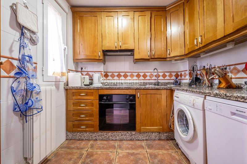 Foto d87673e9-5d6e-4f31-b334-797134be06dc. Chalet avec chauffage parking piscine dans Cumbres Verdes Zubia (La)