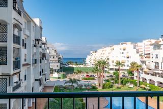 Pis a Avenida avenida andalucia 6. 6. Salobreñapiso junto a la playa. tres dormitorios,dos baños y gar