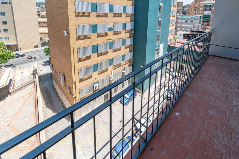 Foto 604116f2-f6f1-4088-bd5e-0a8a58d5f204. Piso luminoso piso en avenida barcelona en Barrio de Zaidín Granada