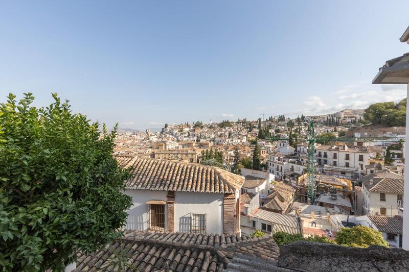 Foto 421180f9-55e5-47e2-8cb9-673eabdfea5f. Casa estupenda casa en el realejo......junto a cuesta gomerez !!! en Granada