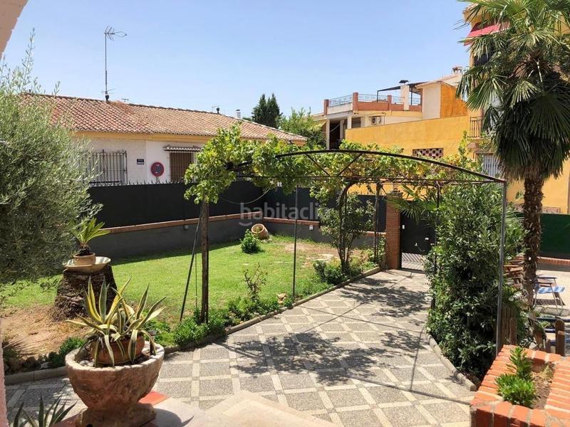 Foto 1b826994-06b4-4d4c-a4b6-df5064559b64. Chalet magnífico chalet en pleno centro de la zubia!!! como gran casa o para la construcción de viviendas!! en Zubia (La)