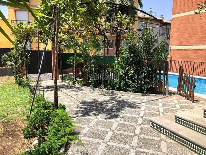 Foto 37b1d536-12df-4fae-8244-f47a29a45666. Chalet magnífico chalet en pleno centro de la zubia!!! como gran casa o para la construcción de viviendas!! en Zubia (La)