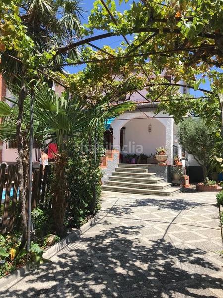 Foto 4161d205-31c1-4788-867e-a29ab266dbb5. Chalet magnífico chalet en pleno centro de la zubia!!! como gran casa o para la construcción de viviendas!! en Zubia (La)