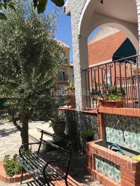 Foto 5cea56fe-e869-4cdb-8bf1-2134aefb4776. Chalet magnífico chalet en pleno centro de la zubia!!! como gran casa o para la construcción de viviendas!! en Zubia (La)