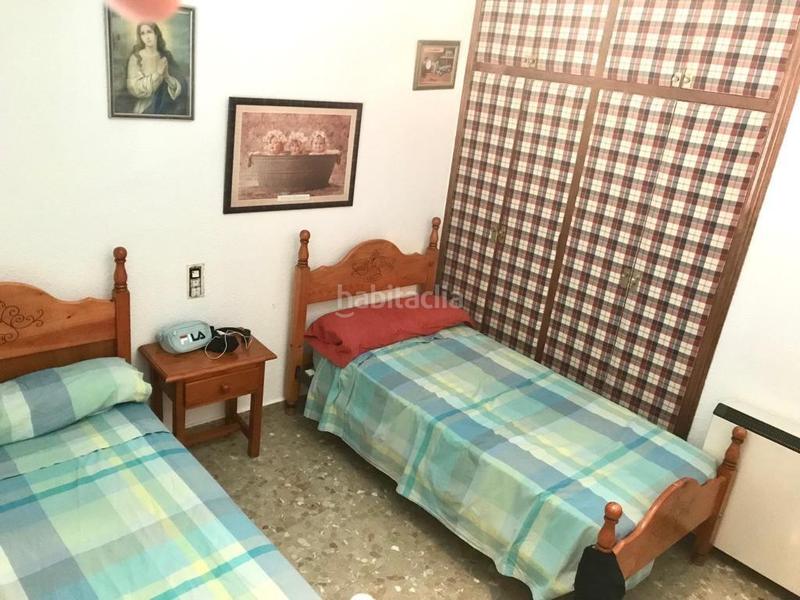 Foto a59a9871-2f5e-47f9-8578-7e513bedd517. Chalet magnífico chalet en pleno centro de la zubia!!! como gran casa o para la construcción de viviendas!! en Zubia (La)