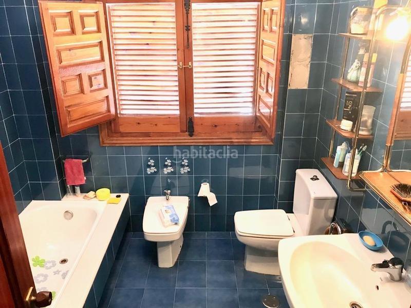 Foto a86fa111-1749-46e4-8f9a-7cda1801d0ff. Chalet magnífico chalet en pleno centro de la zubia!!! como gran casa o para la construcción de viviendas!! en Zubia (La)
