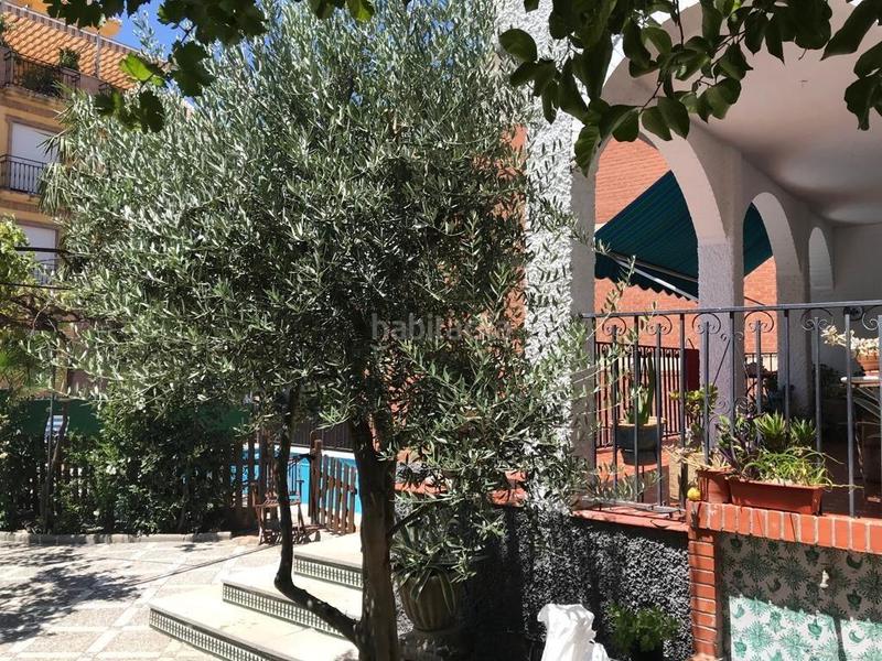 Foto e15ba67b-19b5-4d51-a3e8-e0c9d482bab9. Chalet magnífico chalet en pleno centro de la zubia!!! como gran casa o para la construcción de viviendas!! en Zubia (La)