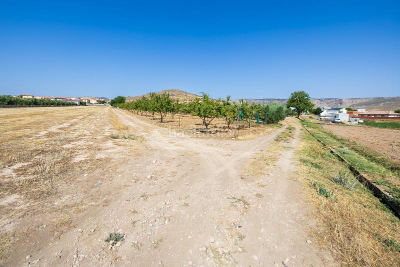 Foto efb211c8-2cfe-4c76-b9d0-6f89c4ac2dbb. Chalet !! fantástica finca de recreo a 20 minutos de granada !! en Darro