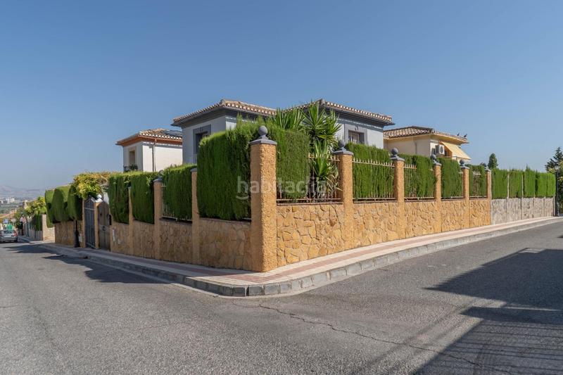 Foto 157f720c-9b3d-408c-bb0f-a40314f5409e. Casa aparellada amb calefacció aparcament piscina a Zubia (La)