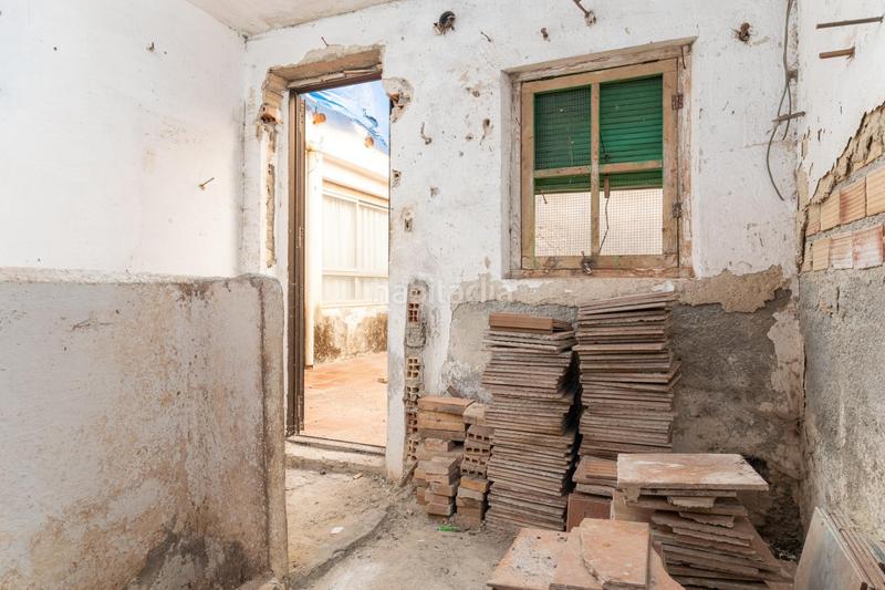 Foto 47323a61-b939-40a9-8408-94f678804bab. Casa adosada casa centrica para reformar en Albolote