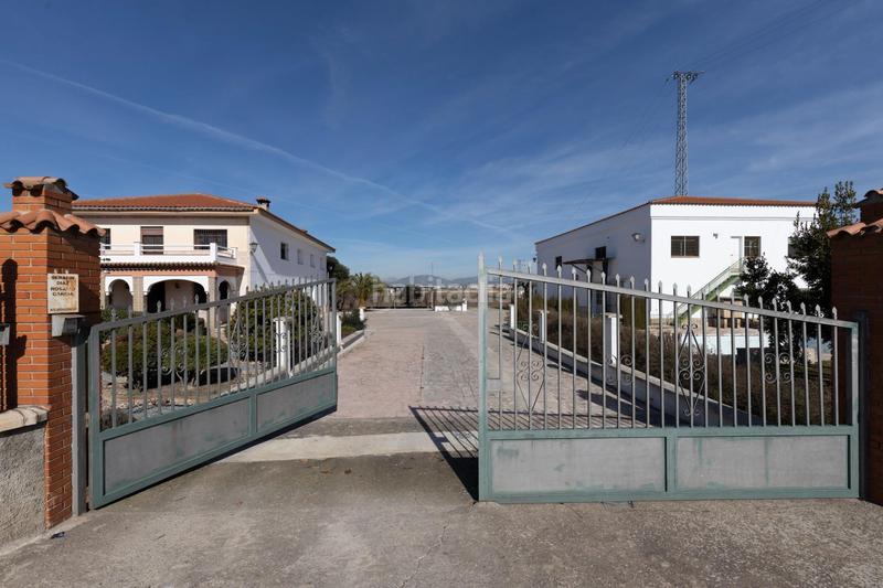 Foto 488bfde9-777d-4688-be1f-82005c82a7f6. Maison avec chauffage parking piscine dans Bobadilla Granada