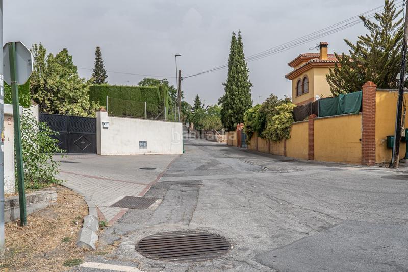 Foto ffea02b3-479d-4636-a197-631898beae47. Chalet en camino de la barrera (far) 58 en el Fargue 2000 metros de parcela segregable con chalet de 178m en tres plantas mas nave de 90 metros!!! en Granada