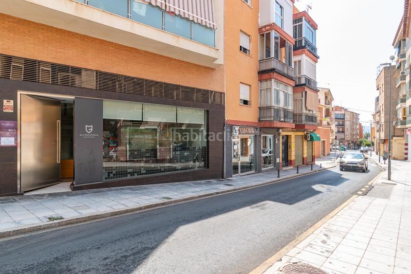 Foto 06b5db85-c1f9-4b4b-a69f-fad25dc1f882. Local comercial en calle tejeros 2 magnífico local en el centro !!! en Motril
