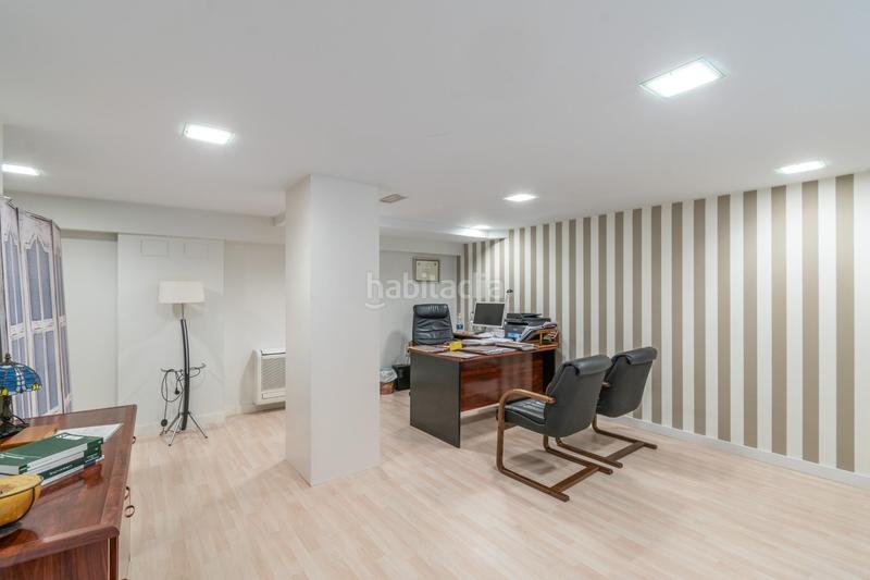 Foto d620ba74-74be-4581-9264-0690547252c0. Local comercial en calle tejeros 2 magnífico local en el centro !!! en Motril