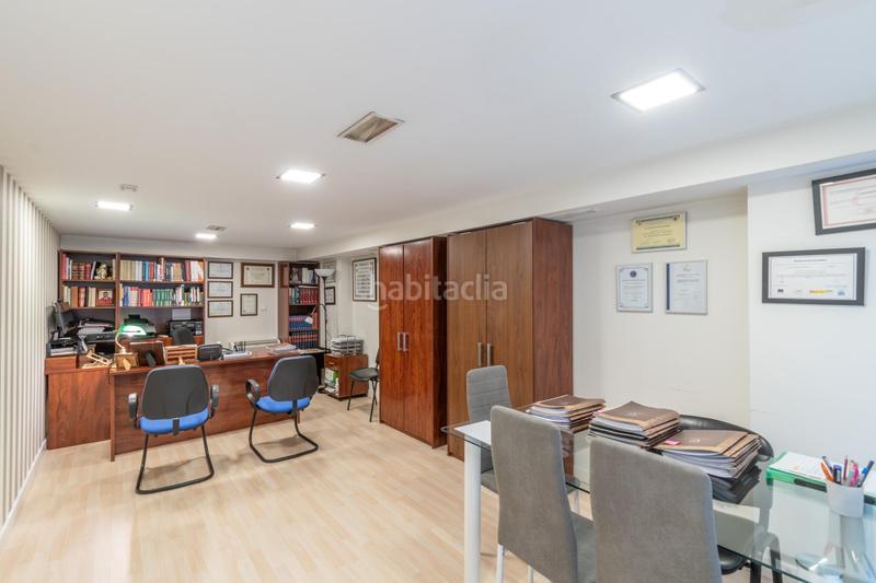 Foto f54b93ad-10d6-4426-9ebd-c901ef8b2a70. Local comercial en calle tejeros 2 magnífico local en el centro !!! en Motril