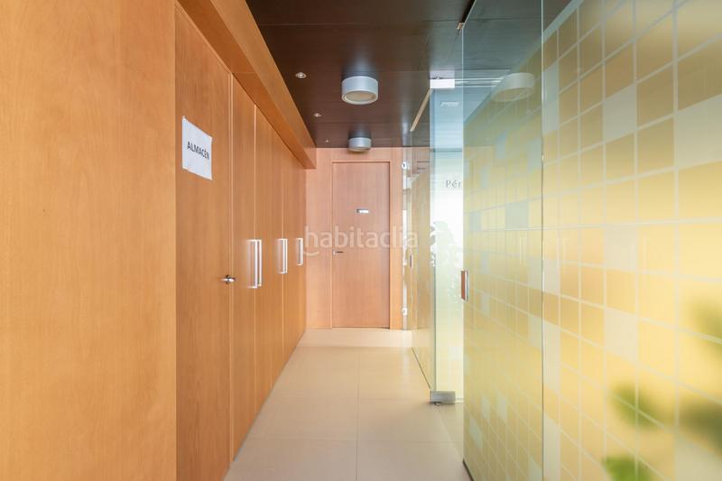 Foto ffb740d2-e135-4811-9426-65bc1a15a677. Local comercial en calle tejeros 2 magnífico local en el centro !!! en Motril