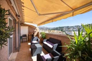 Pis a Almuñecar centro. Magnifico piso con terraza y vistas a la playa