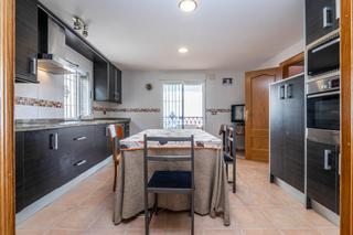 Chalet en Calle de paraguay 21. Gran chalet para quien busca amplitud, calidad y espacio!!!!
