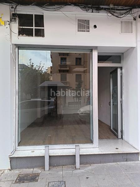 Foto 01daaf1a-2f91-47a1-b15b-8924d6064acb. Alquiler local comercial estupendo local en alhamar reformado!!! en Granada