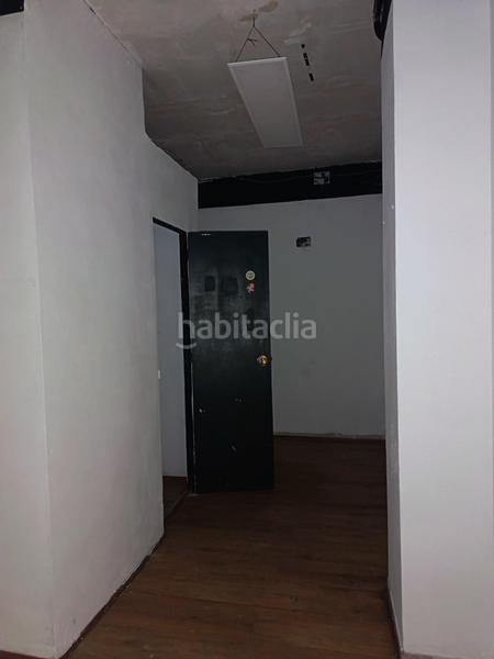 Foto a2ee6e4f-18f6-4011-a807-7d147cb32d0c. Alquiler local comercial estupendo local en alhamar reformado!!! en Granada