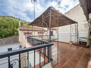 Reihenhaus  Calle del río 31. Amplia y luminosa casa en esquina en pinos genil!!.
