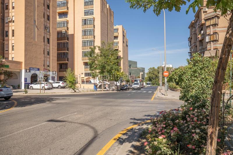 Foto d80a3120-2cbc-48ae-a1f0-7ec1d6cde77e. Locale commerciale in plaza del ángel 2 in Barrio de Zaidín Granada