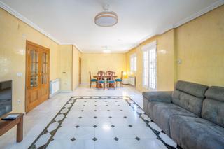 Casa  Calle pdta matias mendez vellid. Magnífica casa dúplex en parque almunia, granada  oportunidad ún