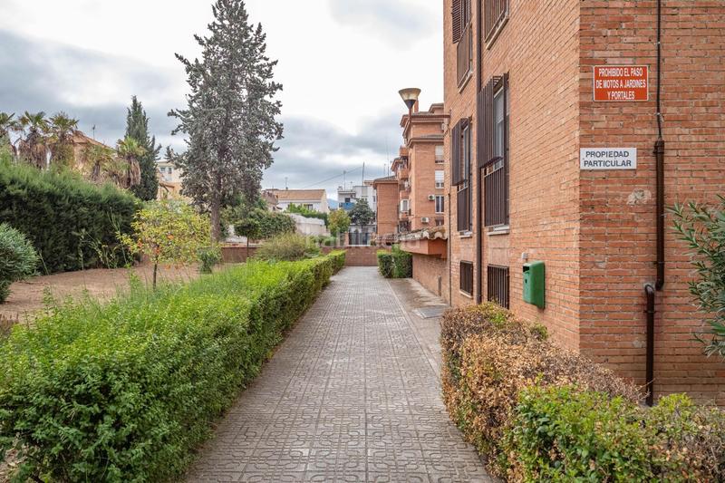 Foto 5e30a9b2-0132-4404-bb26-4d290c030b26. Flat with heating parking in Castaño - Mirasierra Granada