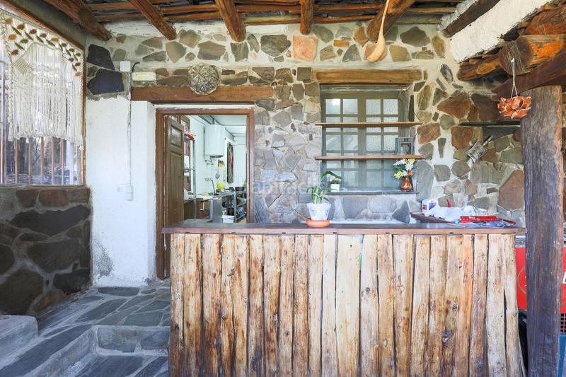 Foto 2ff9da58-6d57-4e2b-95a7-683881b45351. Xalet amb aparcament a Busquístar