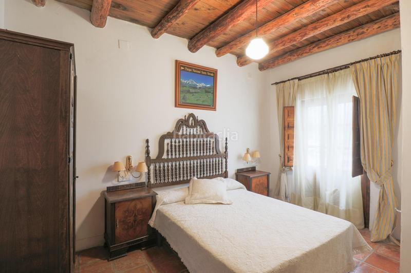 Foto a05b3d99-6102-487b-ad83-33b7efb9d8d7. Xalet amb aparcament a Busquístar