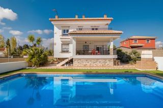 Chalet in Villa de Otura. Gran chalet  en urb. molino alto!!!