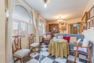 Haus in La Zubia Ciudad. Casa independiente, terraza en ático y locales en la zubia!!