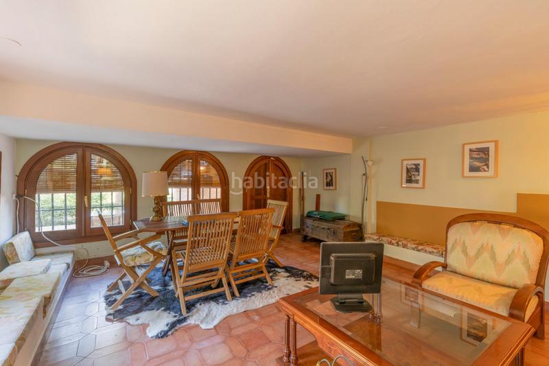 Foto b65e1433-acf6-499c-bb79-063e28af45f0. Chalet impresionante chalet en los rebites!!! con 1667 m2 de parcela. en Huétor Vega