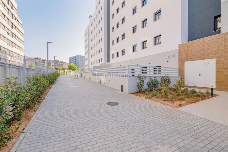 Foto 0e215d81-f652-44be-81d4-b846807aa2ef. Pis amb aparcament piscina a Rosaleda - Juventud Granada