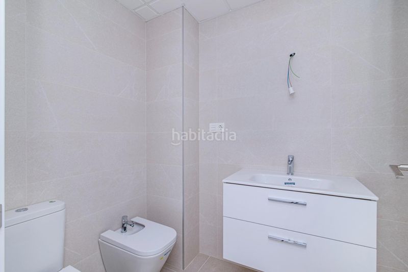 Foto 112b93f4-bd4b-4f1a-874f-63bdee24b268. Pis amb aparcament piscina a Rosaleda - Juventud Granada