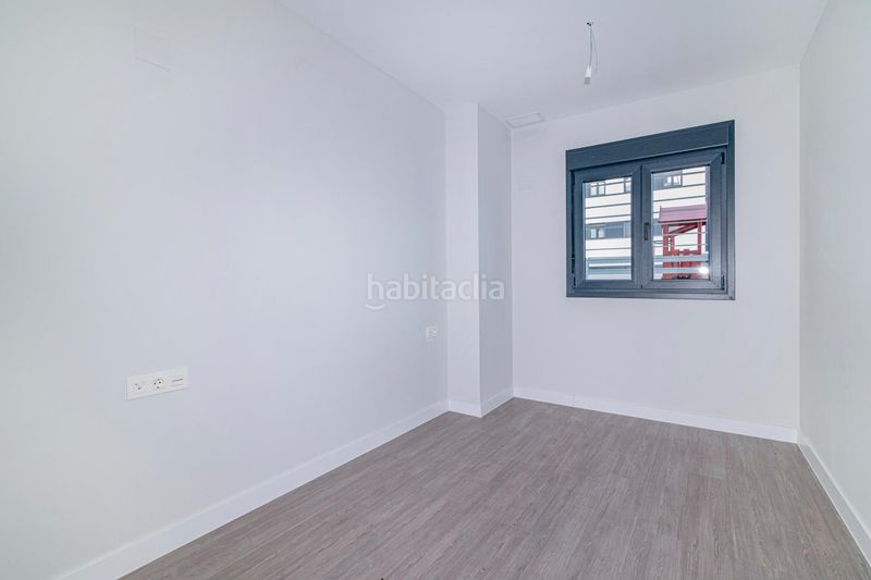 Foto 33facf2d-5748-44e5-aab3-914f7ae68f77. Pis amb aparcament piscina a Rosaleda - Juventud Granada