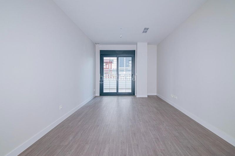 Foto 48361b04-3a20-4ad5-9472-d6a39f2beed3. Pis amb aparcament piscina a Rosaleda - Juventud Granada