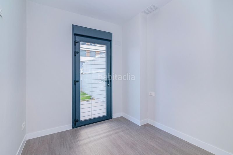 Foto 7163c606-2d35-4394-9de9-96d0e138b0e3. Pis amb aparcament piscina a Rosaleda - Juventud Granada