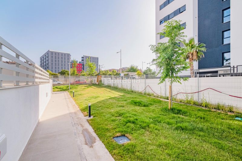 Foto 8ec7fe99-7ba5-45db-9b94-0deba99bc73c. Pis amb aparcament piscina a Rosaleda - Juventud Granada