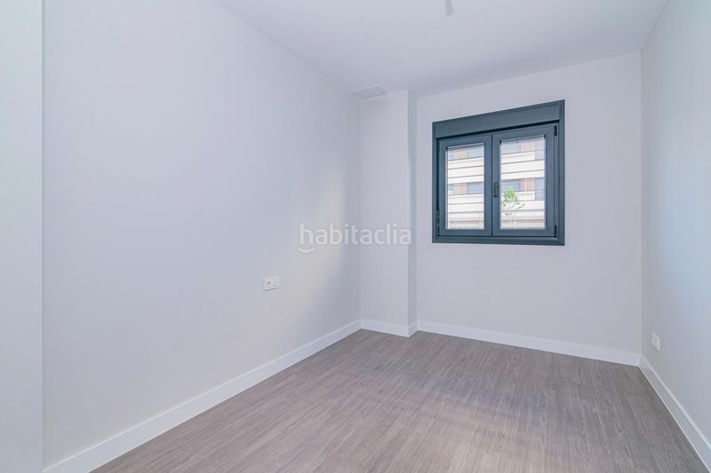 Foto ca44e8e2-2016-469e-a586-50fcd869c8e8. Pis amb aparcament piscina a Rosaleda - Juventud Granada